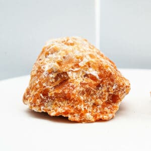 Grubi crveno-narandžasti Kalcit