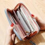 Ženska denarnica iz usnja z natpisom velikost