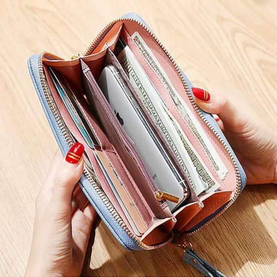 Ženska denarnica iz usnja z natpisom velikost