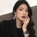 Okrogli biserni uhani sijoči biseri