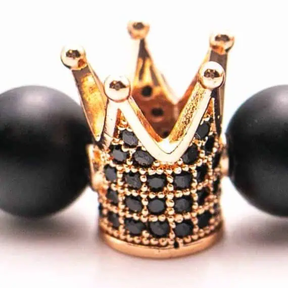 zlati obesek zapestnice crown