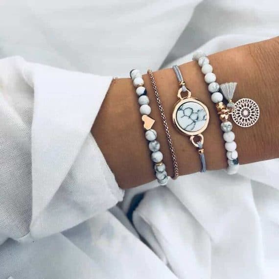 set 4 modnih zapestnic goga love