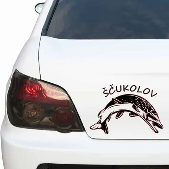 avto nalepka ščuka z napisom ščukolov