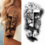začasni tattoo križ in lev