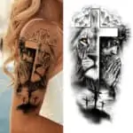 začasni tattoo križ in lev