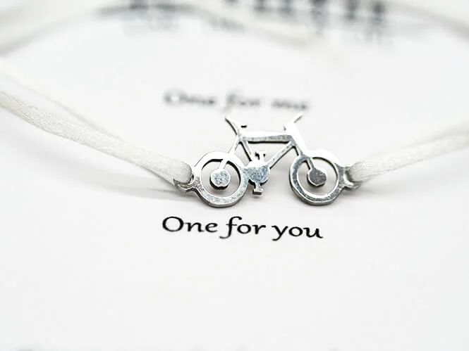 Zapestnica prijateljstva kolo bela barva