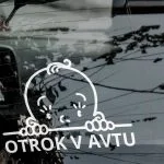 nalepka otrok v avtu na oknu