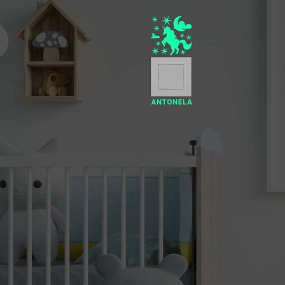 nalepka za stikalo unicorn v sobi