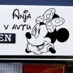 Črna nalepka mini mouse za otrok v avtu opozorilno