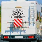 Nalepka za avtodom pojdimo na pustolovščino