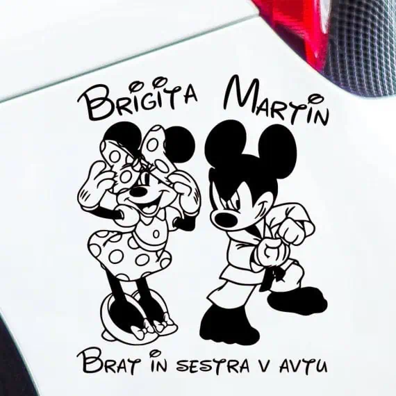 Očarljiva nalepka otrok v avtu z Minnie in Mickey poslikavo