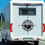 avtodom nalepka kompas pustolovščine