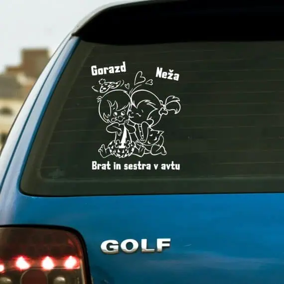 brat in sestra avto nalepka s personalizacijo