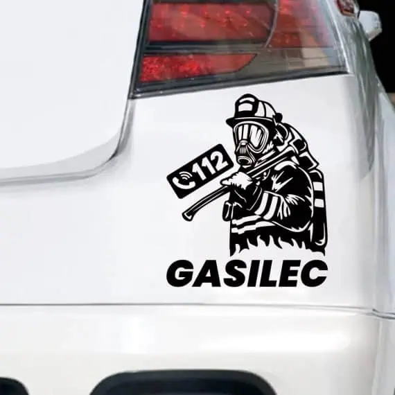 Gasilec nalepka z napisom in številko