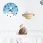 Stenska ura motiv raketa s personalizacijo