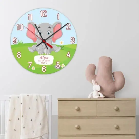 Stenske ure za otroke s poslikavo slona in personalizacije imena