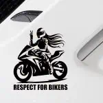Avto nalepka motoristka v avtu