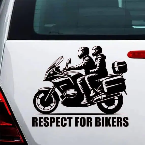 Nalepka motorista na potovalnem motorju