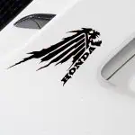 Avto nalepka lobanja v ognju z napisom HONDA