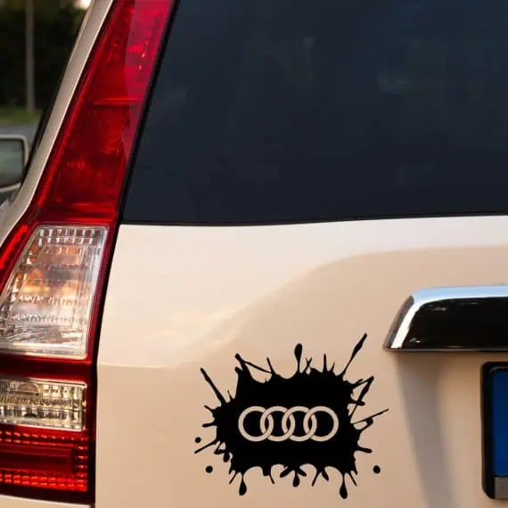 Logotip AUDI narisan v packi nalepka za avto