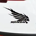 Nalepka lobanja v ognju z napisom HONDA