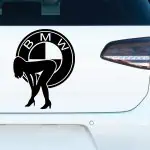 Nalepka logo BMW z vročo žensko