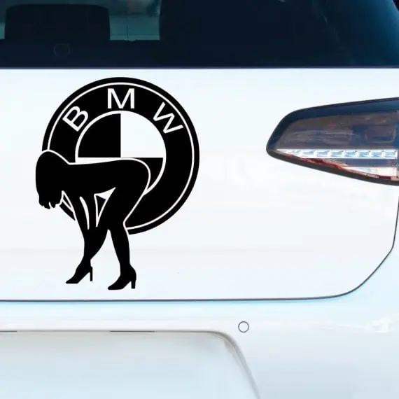 Nalepka logo BMW z vročo žensko