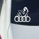 Nalepka za avto Audi logo na katerem je punca