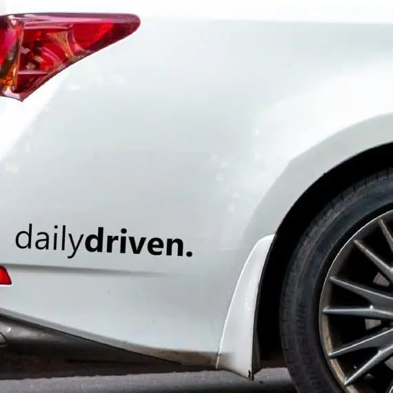 avtomobilske nalepke Daily Driven