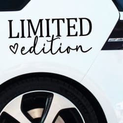 Avto nalepka z napisom Limited Edition s srcem