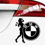 BMW logo in ženska s tangicami