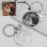 Graviran personaliziran obesek za ključe s sliko