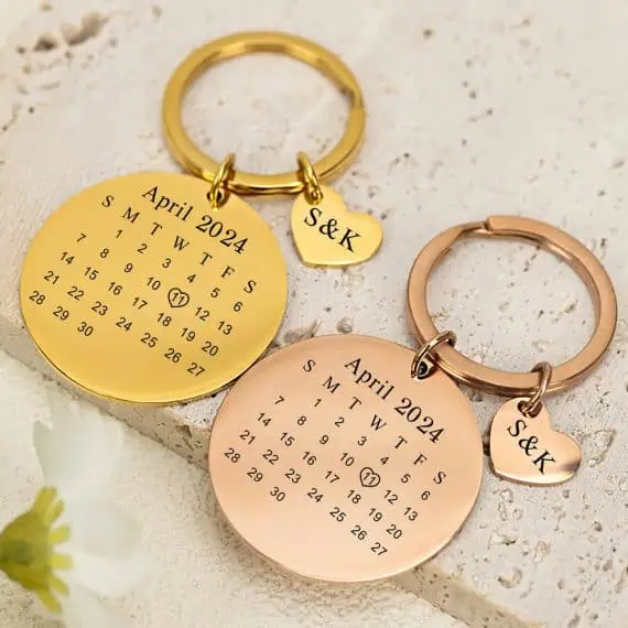 Graviran personaliziran obesek za ključe s sliko gold in rožnat