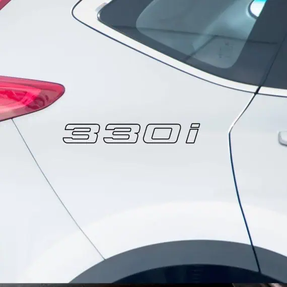 Nalepka BMW 330i obrobljeno besedilo