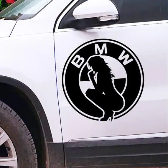 Nalepka za avto Logo BWM in prelepa ženska