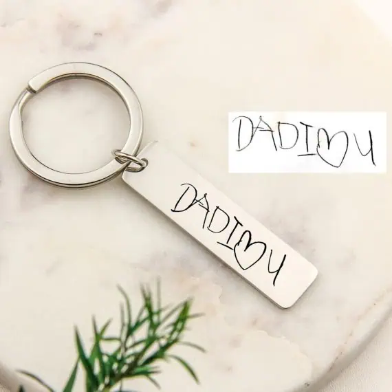 Obesek s personaliziranim tekstom