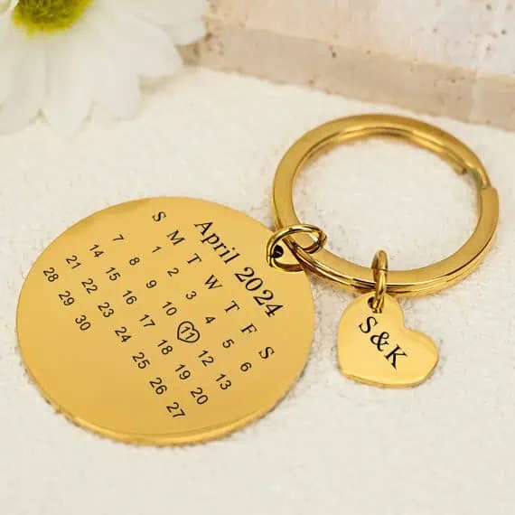 Personaliziran obesek za ključe z gravuro