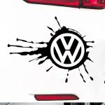 Nalepka Volkswagen logo v packi