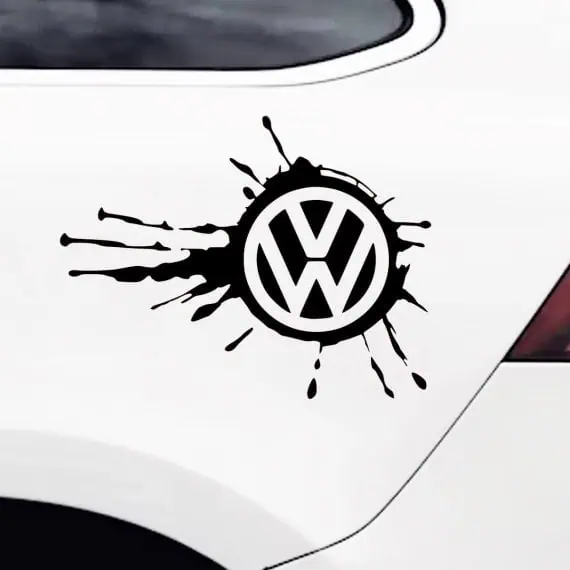 Nalepka Volkswagen logo v packi za avto