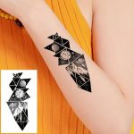 Tetovaža vesolje in galaksije v kompletu