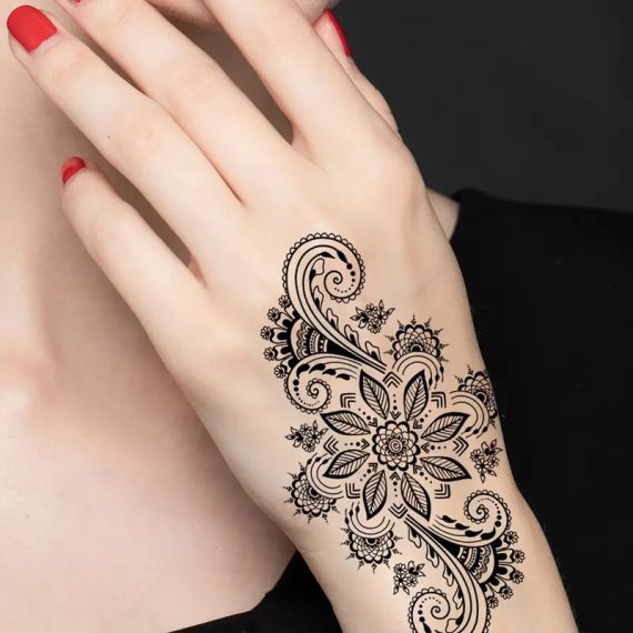 tatu na roki za ženske čipkasti vzorci rož