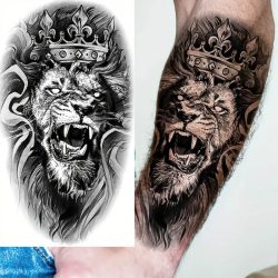 Tetovažav leva simbol neustrašne moči in vladanja