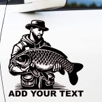 nalepka za avto ribič s krapom v roki